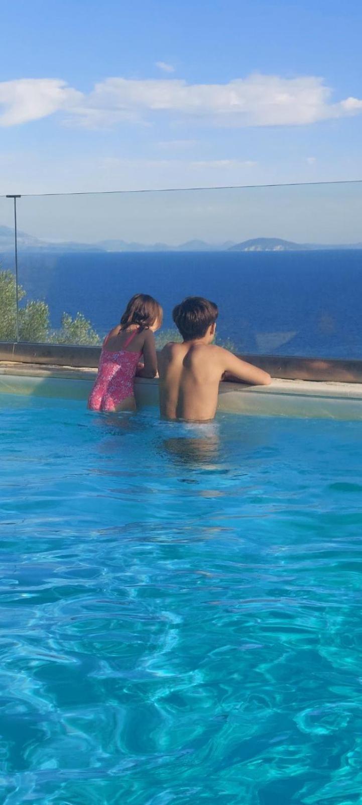 Apollo Romantic Sea View Villa Kivérion 外观 照片